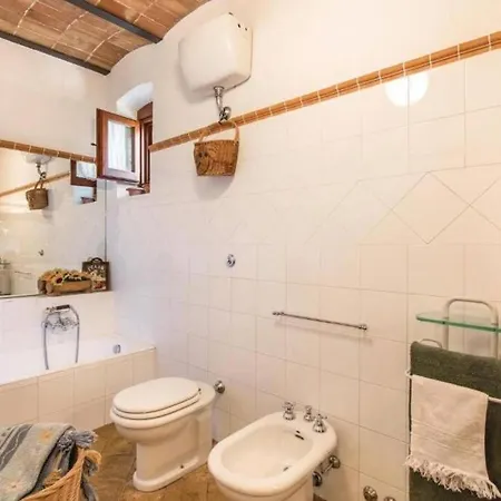 Muralto - 5 Bedroom With Panoramic Pool Penna in Teverina